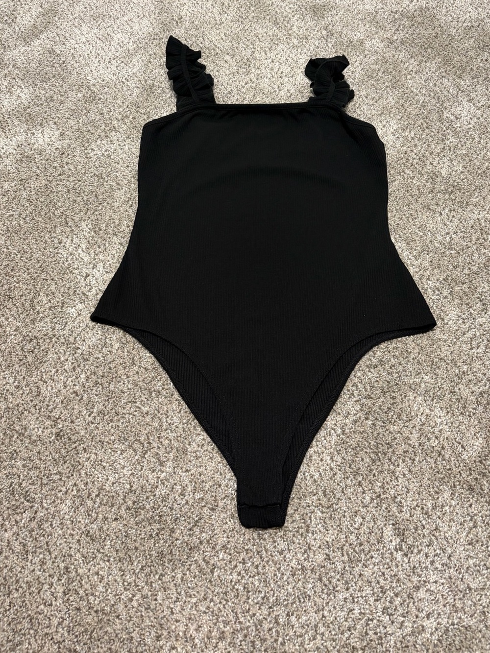 Women’s Le Lis Black Ruffled Strap Ribbed Bodysuit Size Large